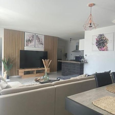 Charmant Appartement Spacieux Prévessin Екстериор снимка